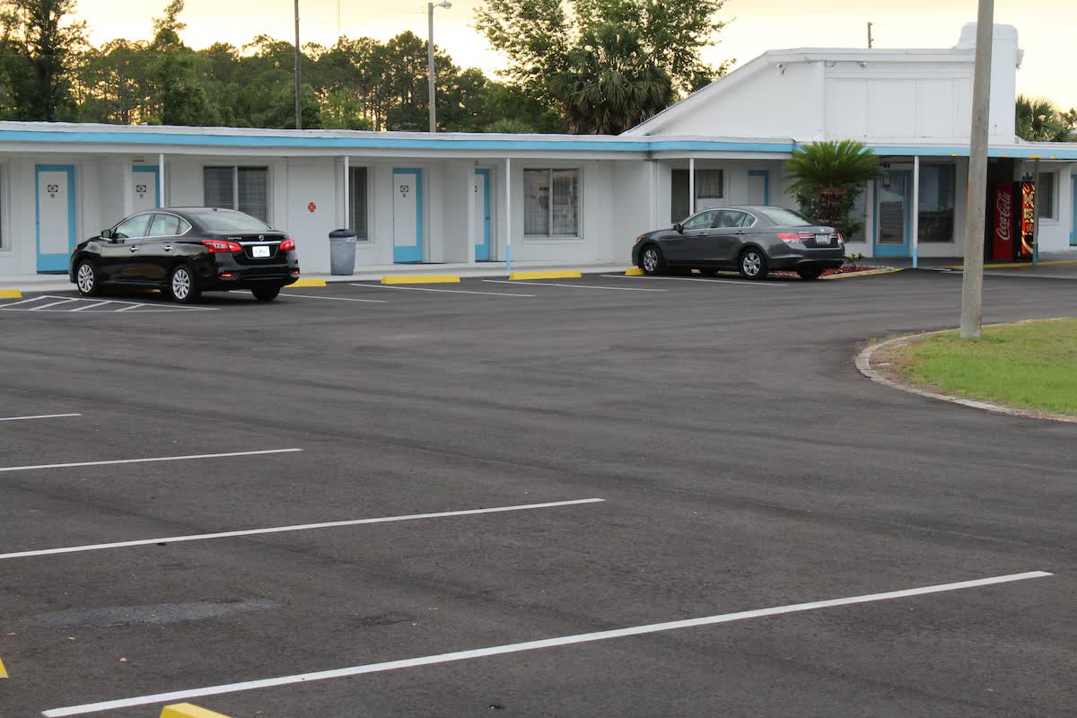 Free self-parking directly in front of rooms